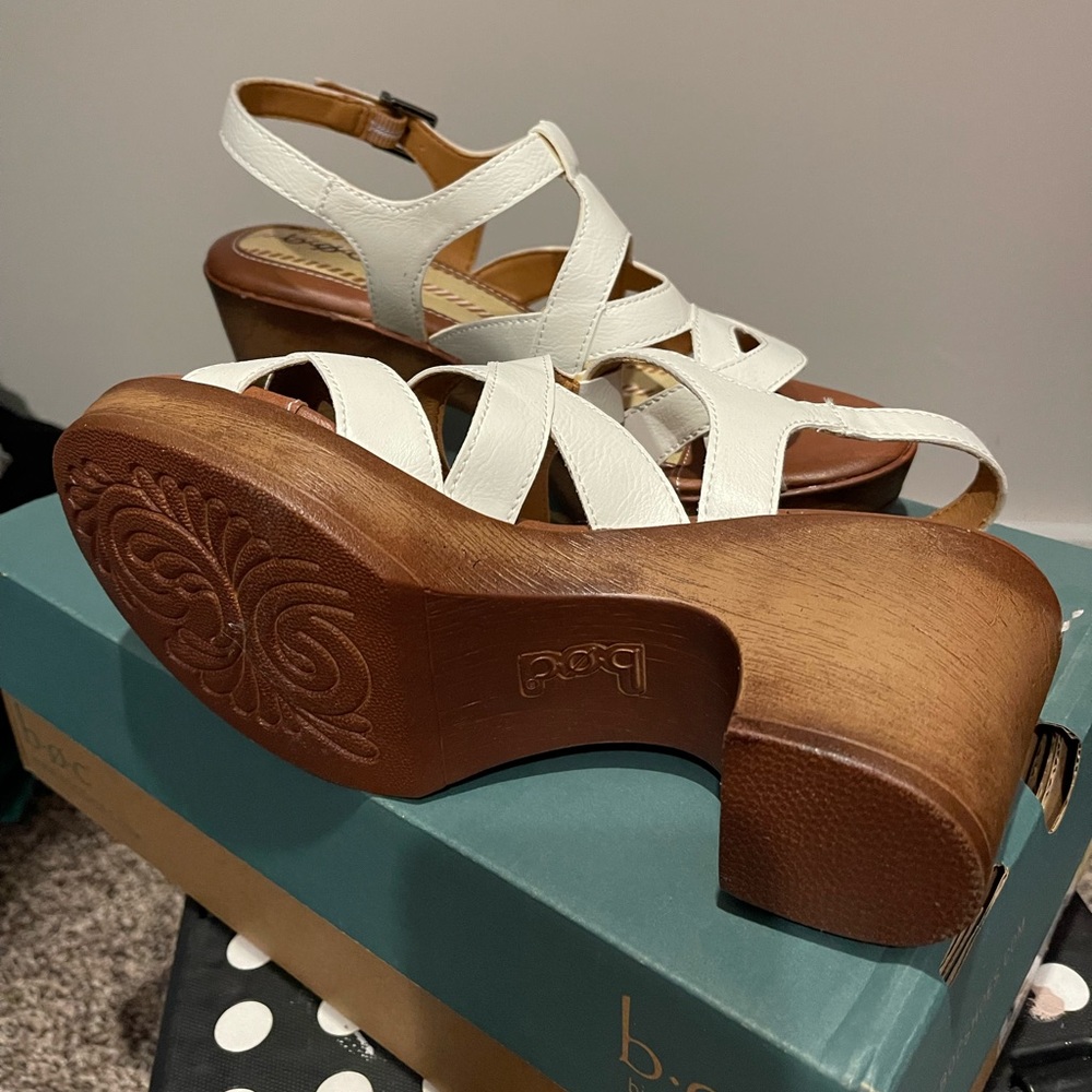 boc White Strappy Leather Platform Sandals - Picture 4 of 4